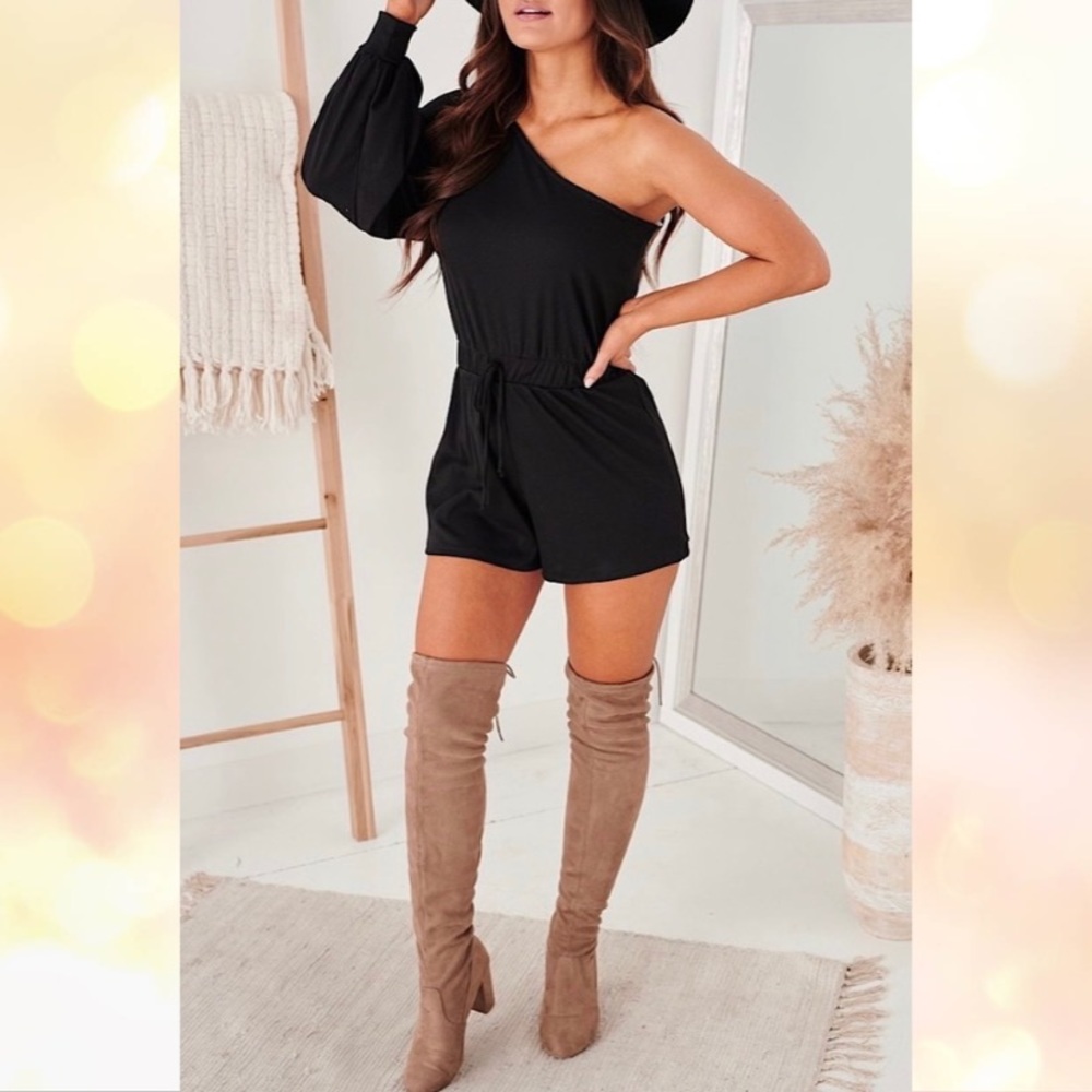 NWT Nana Macs Boutique One Shoulder Black Romper